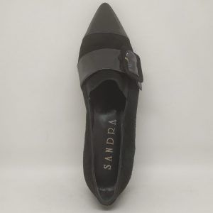 Slipper ante negro con hebilla en charol